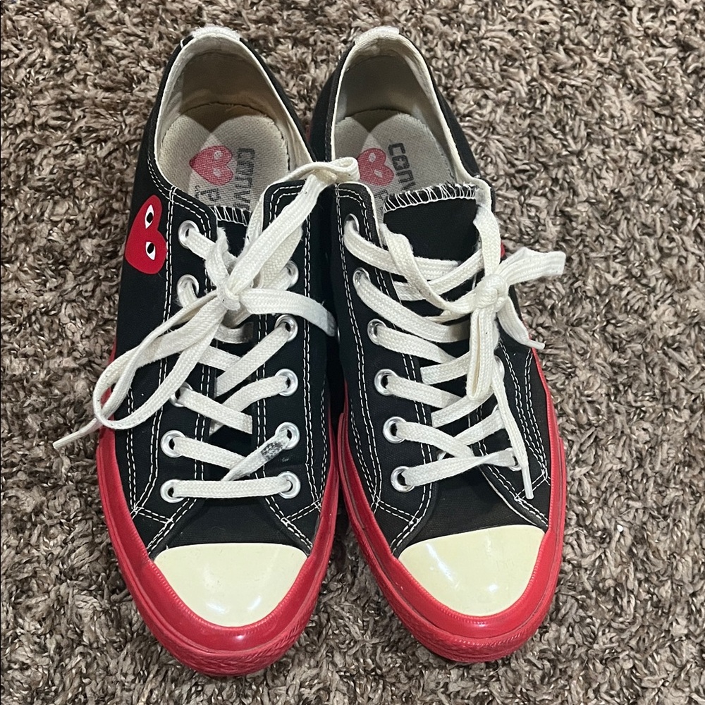 Comme des Garcons Kids Black and Red Heart Sneakers
